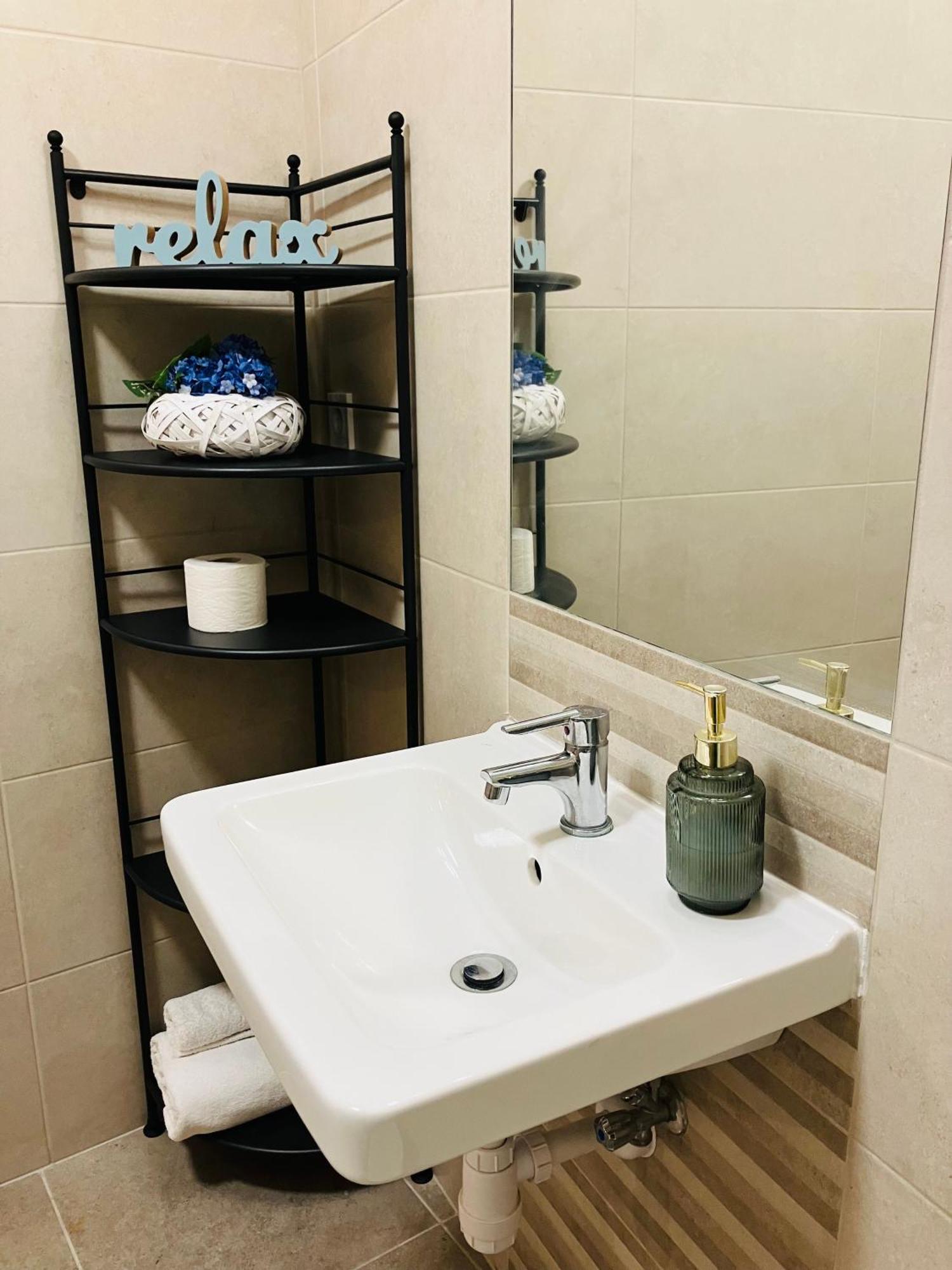 Downtown Apartments Deluxe Gyor Luaran gambar
